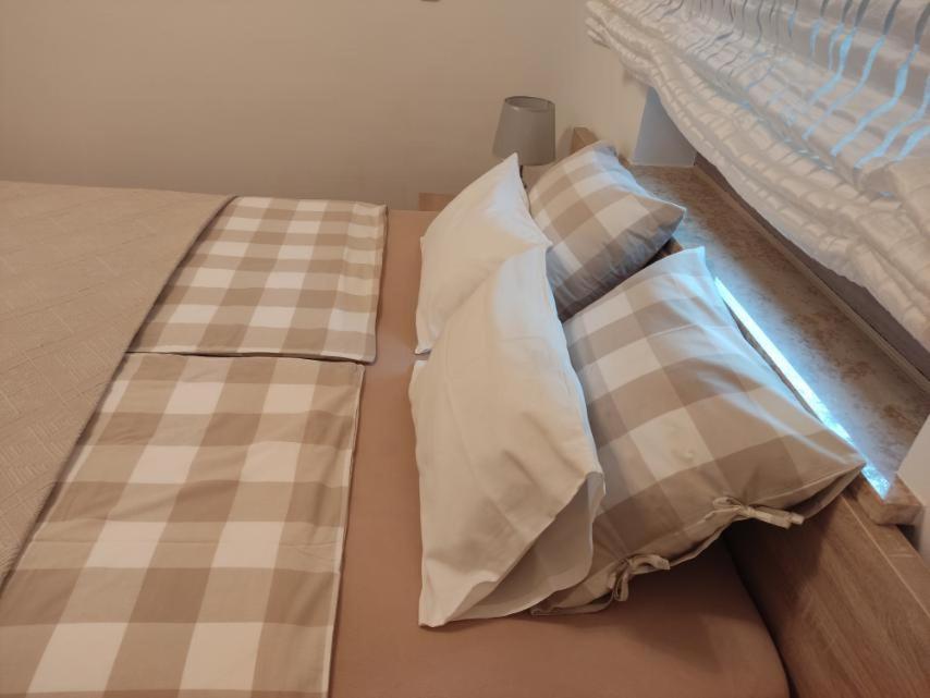 Sunset Apartment With A Private Yard At Medulin Riviera Esterno foto