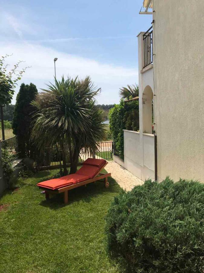 Sunset Apartment With A Private Yard At Medulin Riviera Esterno foto